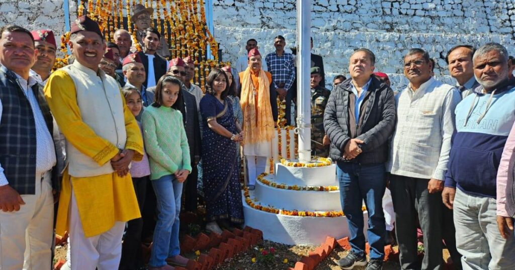 रक्षा राज्य मंत्री अजय भट्ट ने किया जनरल बिपिन रावत स्मृति तिरंगा पार्क एवं मूर्ति का उद्घाटन